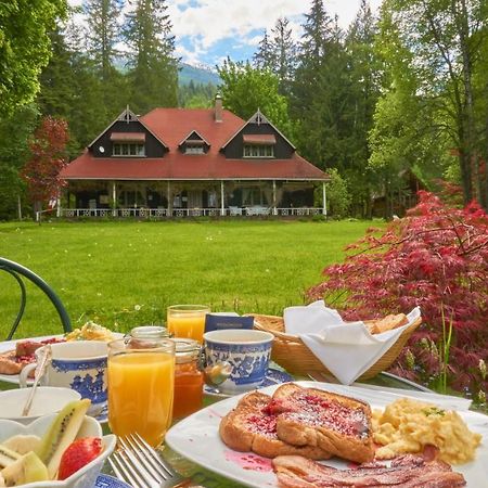Wedgwood Manor And Glamping Retreat Hotell Crawford Bay Exteriör bild