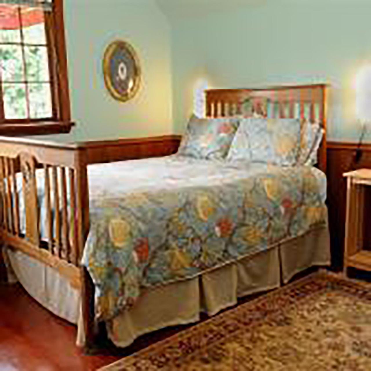 Wedgwood Manor And Glamping Retreat Hotell Crawford Bay Exteriör bild