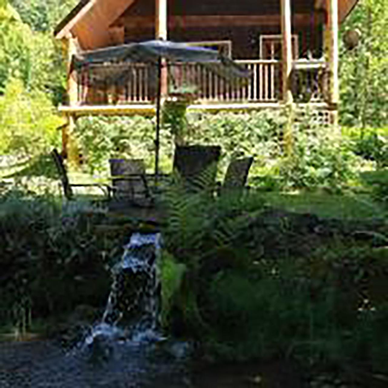 Wedgwood Manor And Glamping Retreat Hotell Crawford Bay Exteriör bild