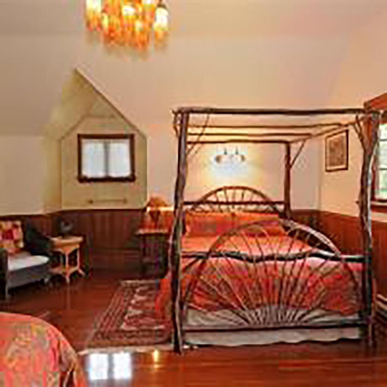 Wedgwood Manor And Glamping Retreat Hotell Crawford Bay Exteriör bild