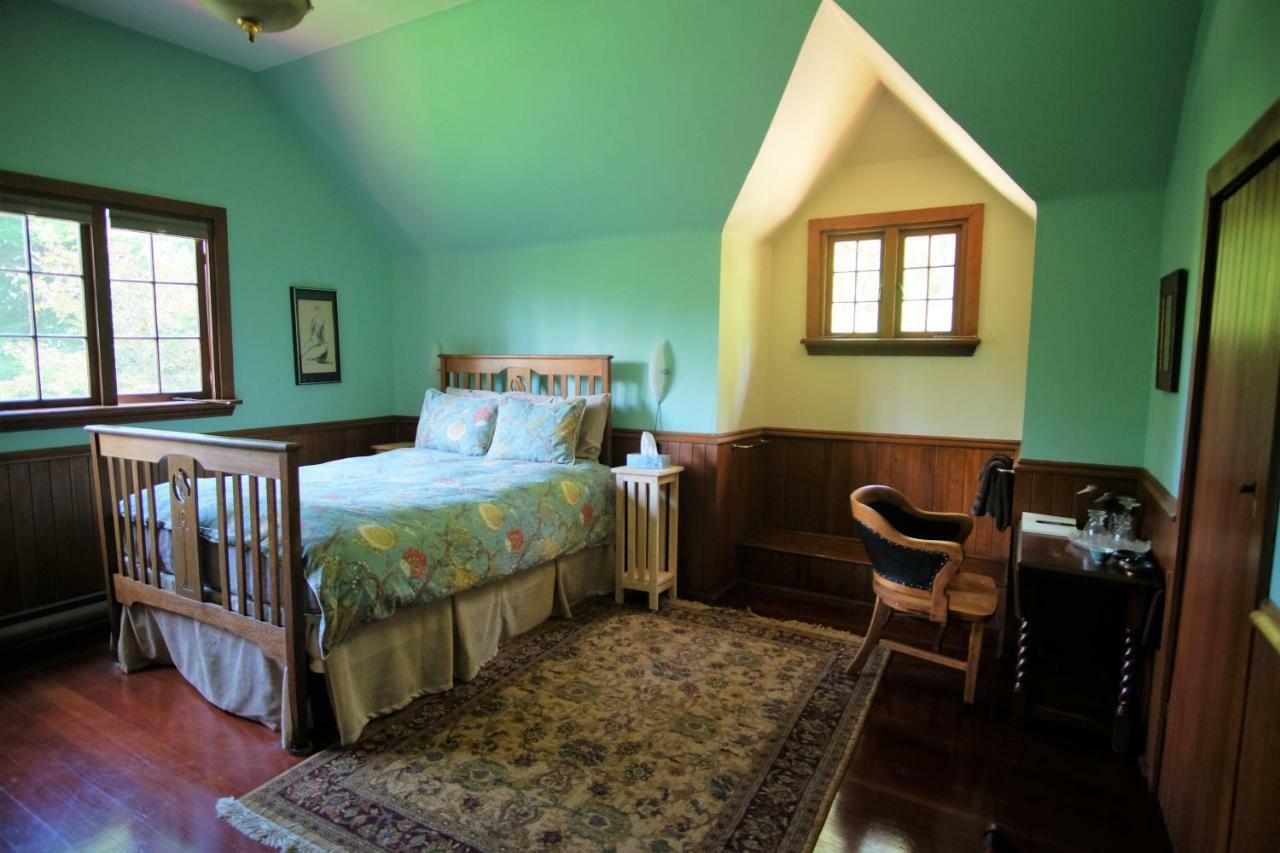 Wedgwood Manor And Glamping Retreat Hotell Crawford Bay Exteriör bild