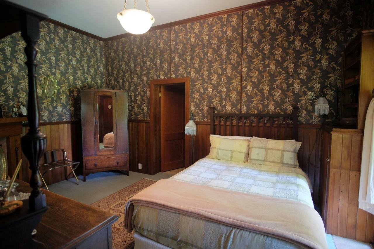 Wedgwood Manor And Glamping Retreat Hotell Crawford Bay Exteriör bild